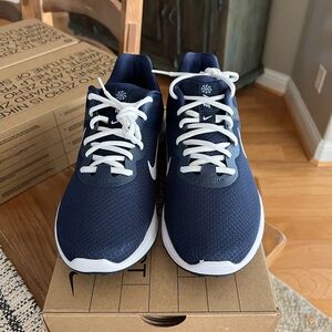 Nike men’s Revolution 6 NN